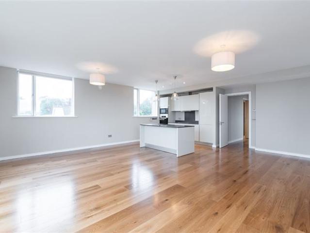 Apartment to rent in Sandycove