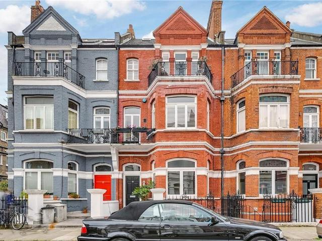 Apartment for rent in West Kensington, Greater London