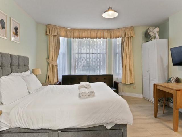 House for rent in West Kensington, Greater London