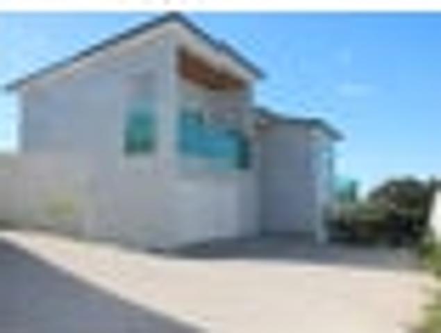 House for rent in Castor Bay