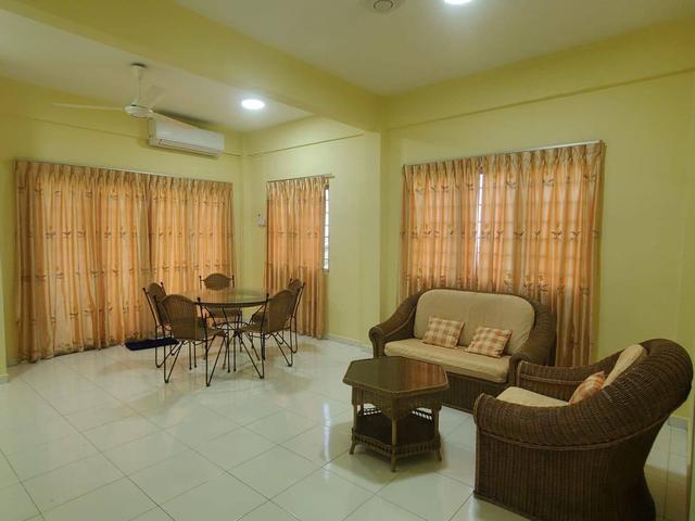 Condominium for rent in Malaka