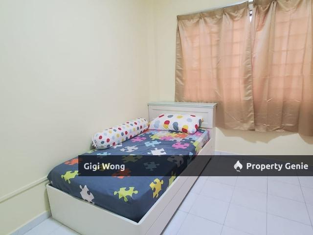 Condominium for rent in Malaka