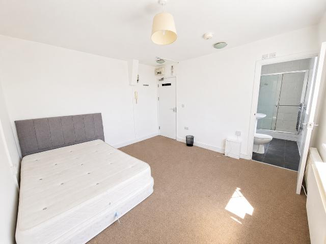 Room for rent in East Barnet, Greater London