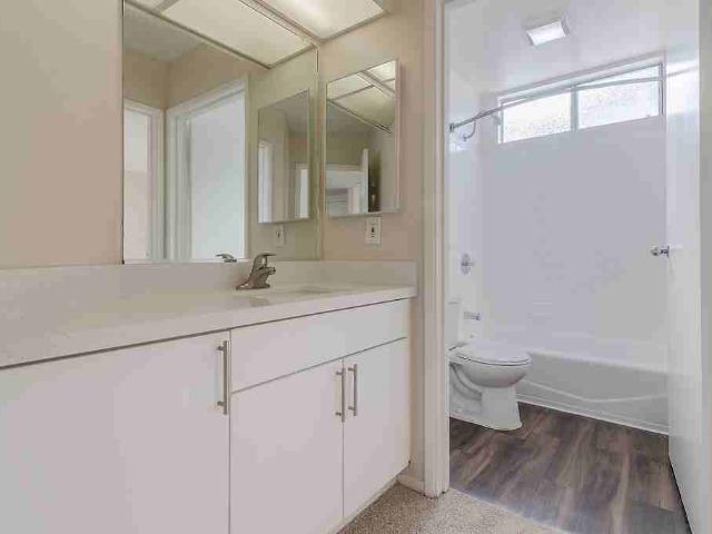 Apartment for rent in Canoga Park, California