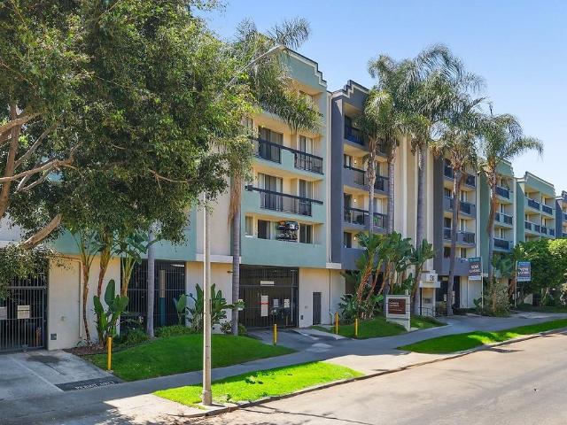 Apartment for rent in Canoga Park, California