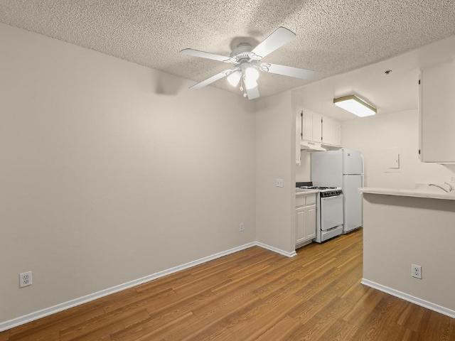 Apartment for rent in Canoga Park, California