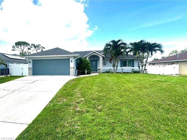 House for sale in Bonita Springs