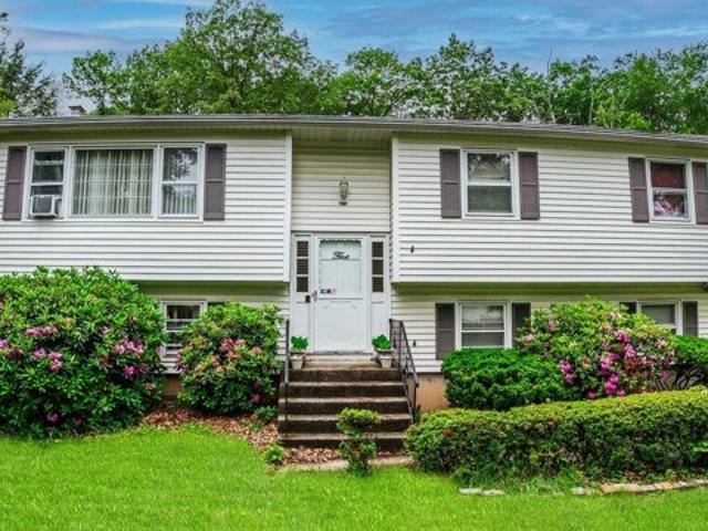 House for sale in Clarkstown