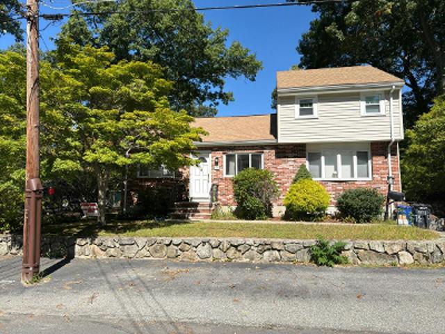 House for sale in Wakefield, Middlesex County