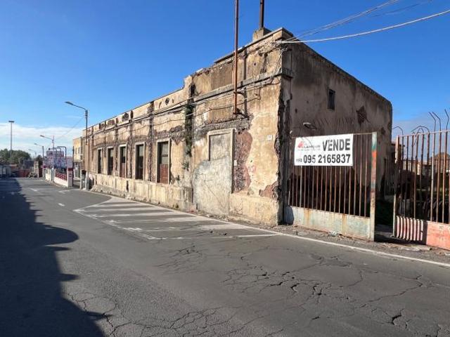 Capannone in vendita a Centro storico, Catania