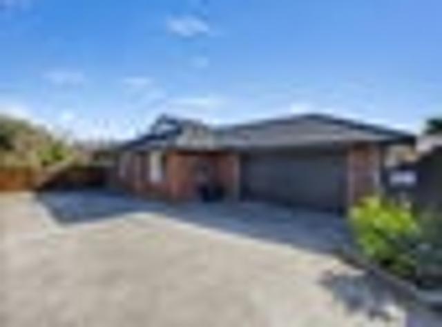 House for sale in Chaslands, Canterbury