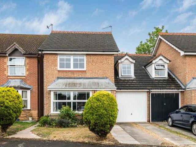 House for sale in Fairlands, Guildford