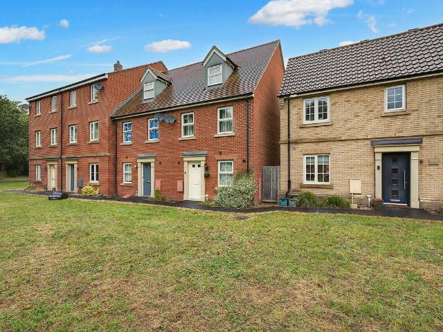 House for rent in Mile End, Fordham Heath