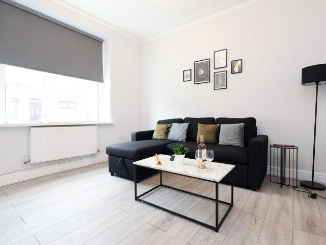 Apartment for rent in Falcon Lodge, Wales