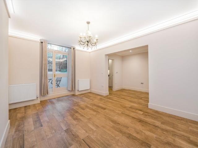 Apartment for rent in Brompton, Greater London