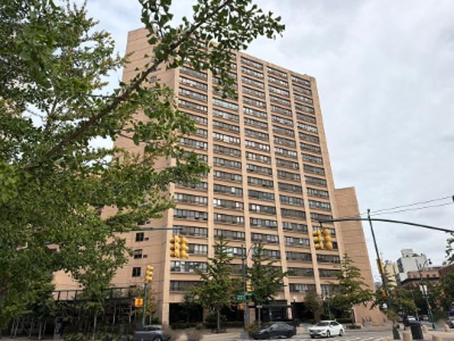 Condo for sale in Manhattan Community Board 7, New York