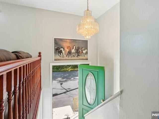 House for sale in Mahwah, New Jersey