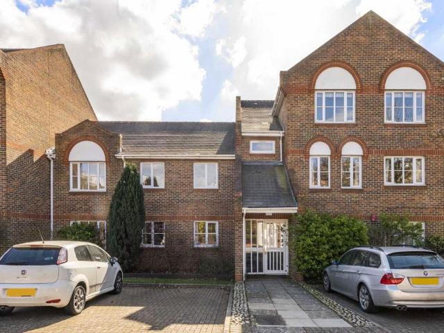 House for rent in North Sheen, Greater London