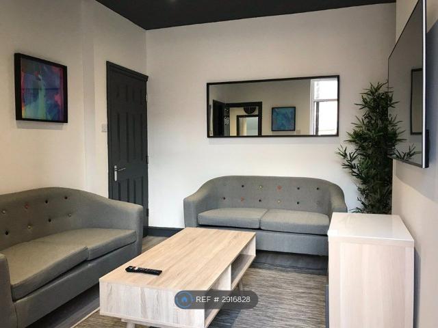Room for rent in Northgate Village, Two Mills