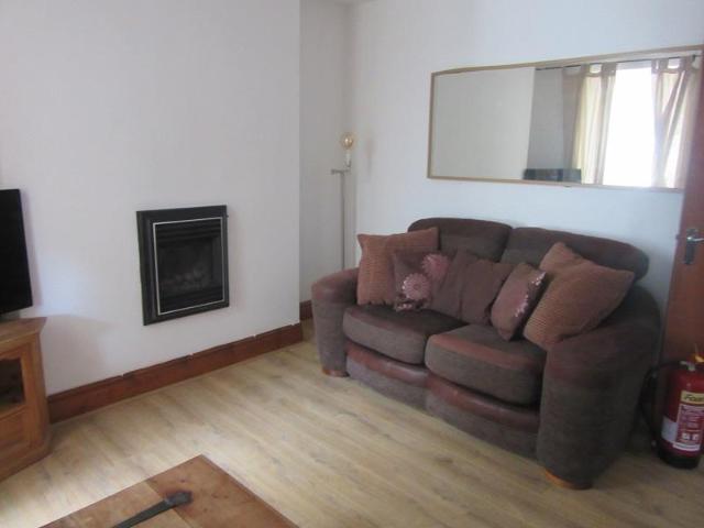 House for rent in Nangreaves, Wales