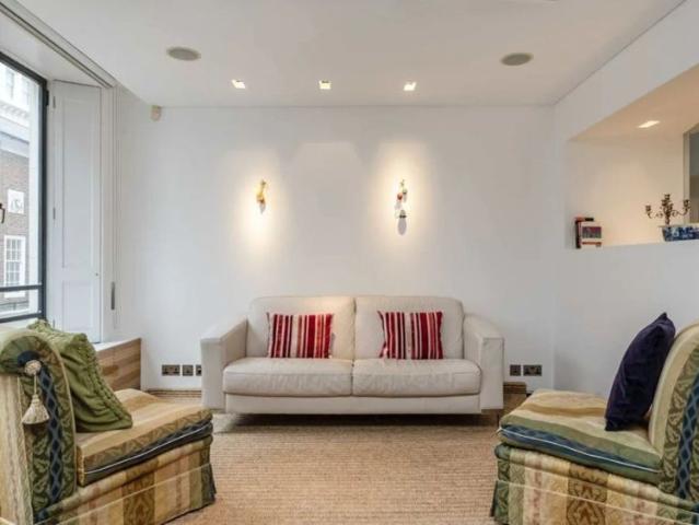 Apartment for rent in St. James's, Victoria
