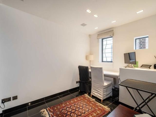 Apartment for rent in St. James's, Victoria