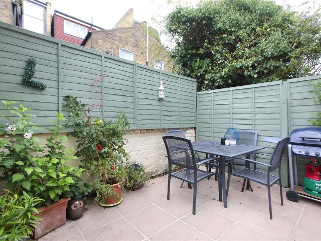 Apartment for rent in Balham, Greater London
