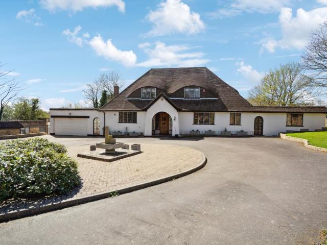 House for rent in Northwood, Greater London