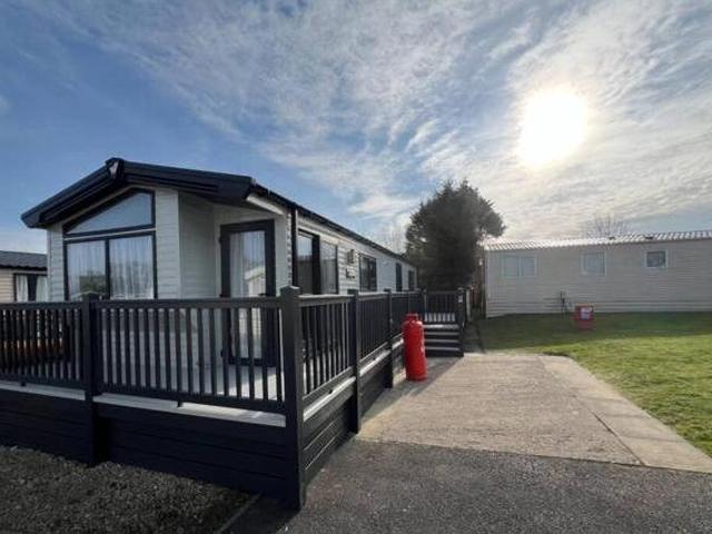 House for sale in Quernmore, Bare