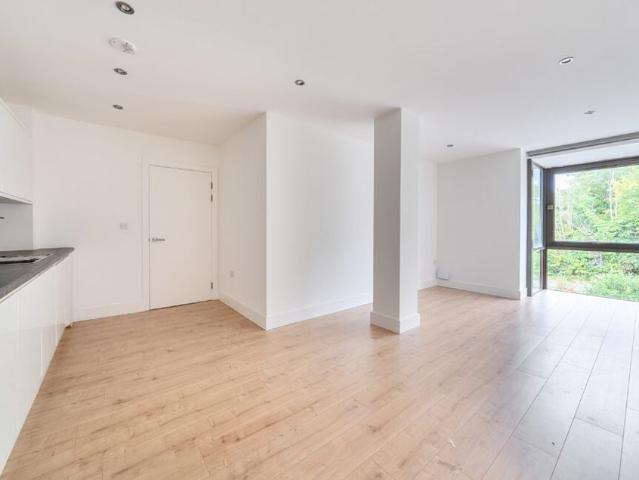 Apartment for rent in Catteshall, Fole