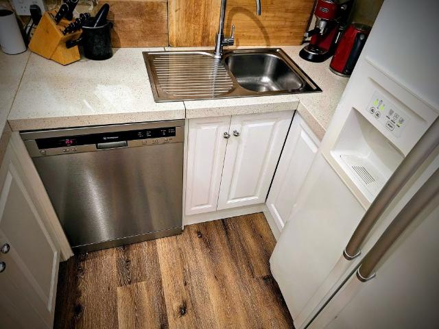 Room for rent in Camerons Creek, Victoria