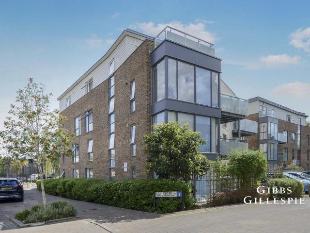 Apartment for rent in Pinner, Greater London