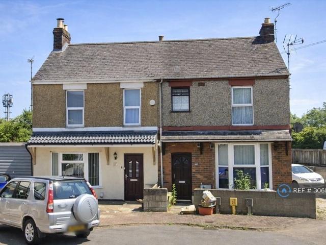Apartment for rent in Gorse Hill, Swindon