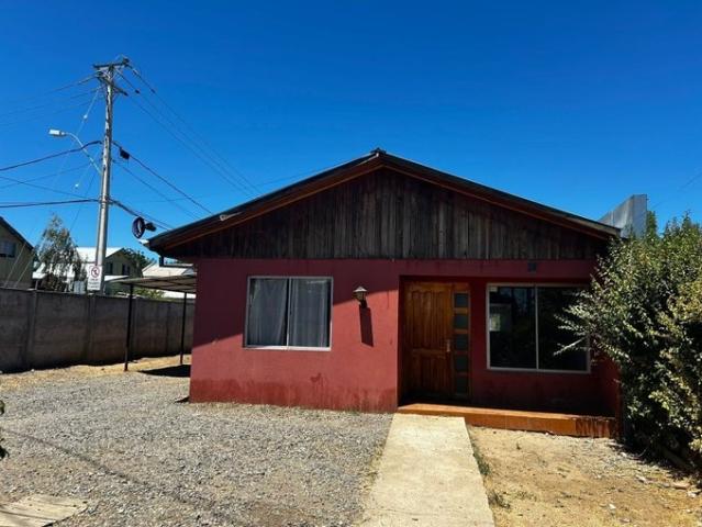 Cauquenes, Venta, casa esquina con amplio terreno en cauquenes 2115 uf