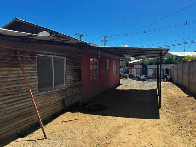 Cauquenes, Venta, casa esquina con amplio terreno en cauquenes 2115 uf