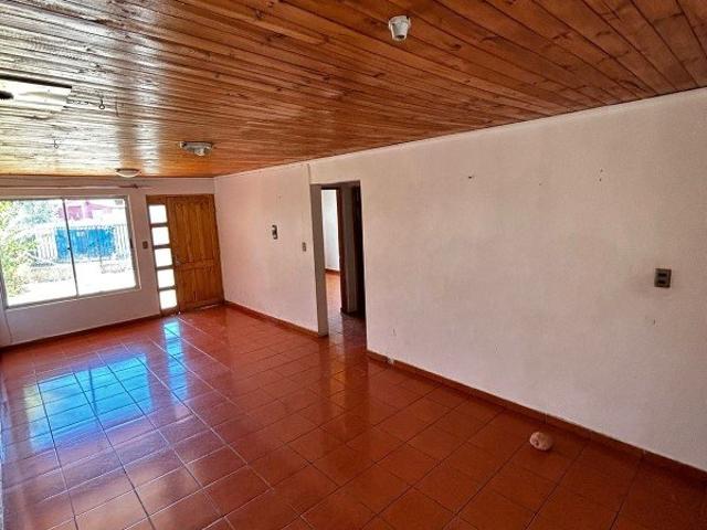 Cauquenes, Venta, casa esquina con amplio terreno en cauquenes 2115 uf