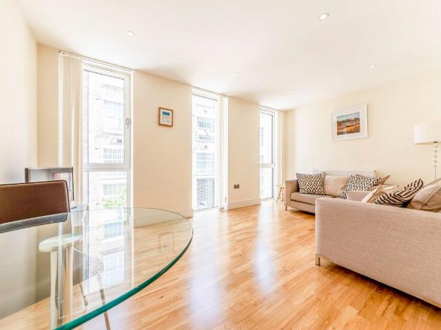 House for rent in Stockwell Park, Greater London