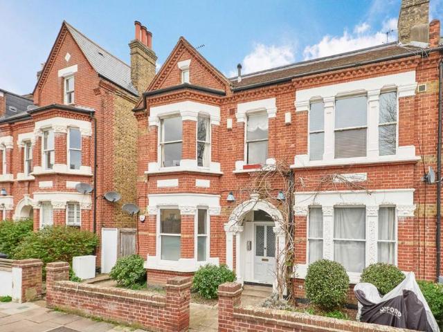 Apartment for rent in Abbeville Village, Greater London