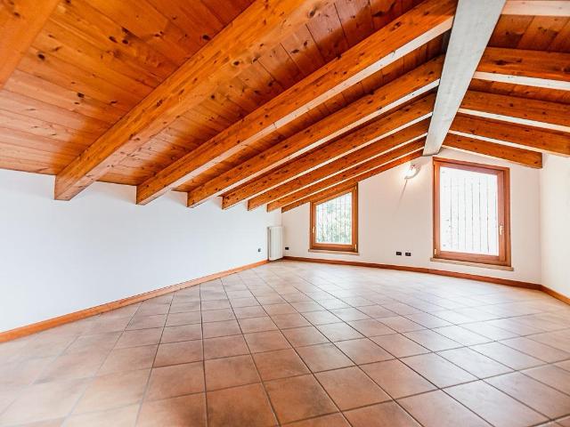 Appartamento in affitto a Cavaion Veronese, Verona
