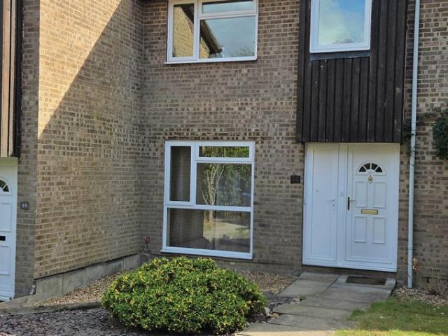 Apartment for rent in Perryfields, West Sussex