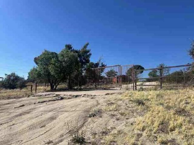 House for sale in Anza, California