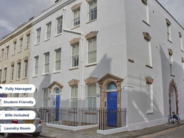 Studio for rent in Stokes Croft, Feckenham