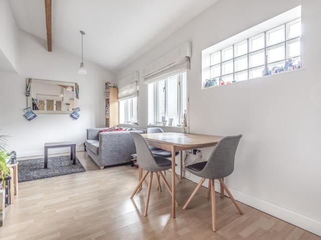 Apartment for rent in St Clement's, The Slade