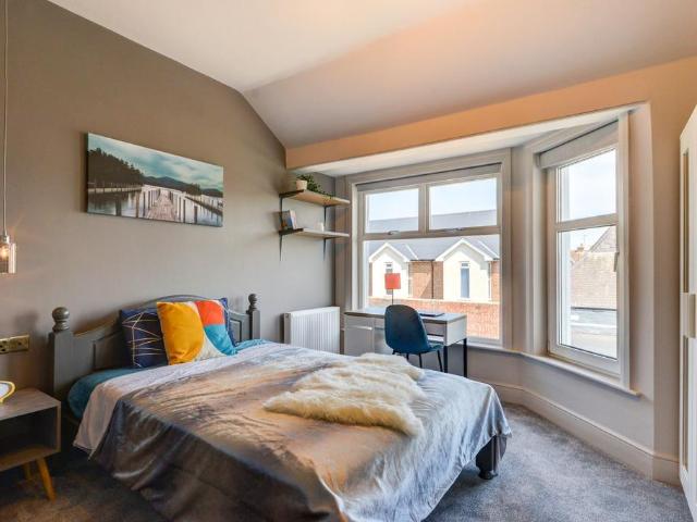 House for rent in Roselands, Eastbourne