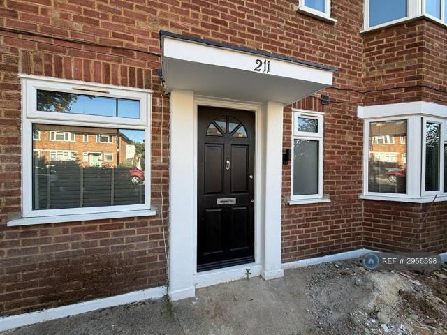 House for rent in London Borough of Ealing, Hanwell