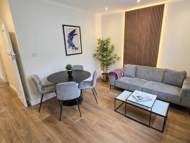 Apartment for rent in Stockwell, Greater London