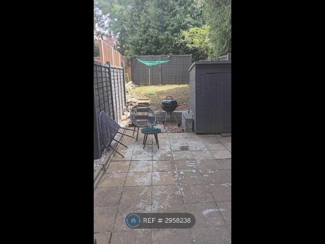 House for rent in Red Hill, Surrey