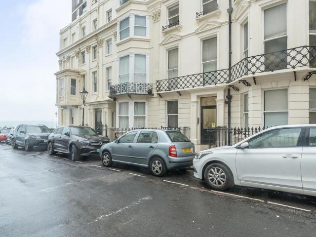 Apartment for rent in Brunswick, Brighton