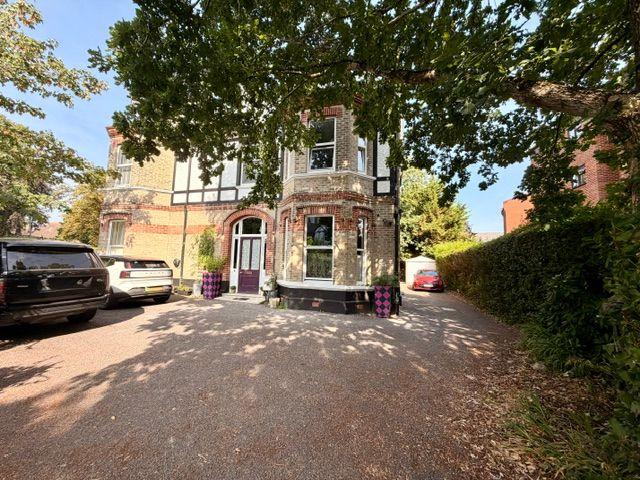Apartment for rent in Charminster, Bournemouth