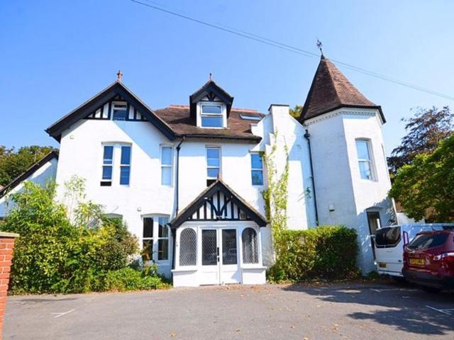 Apartment for rent in Charminster, Bournemouth